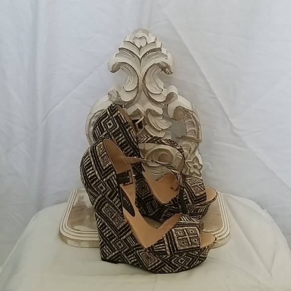 Sandals - Picture 3 of 4